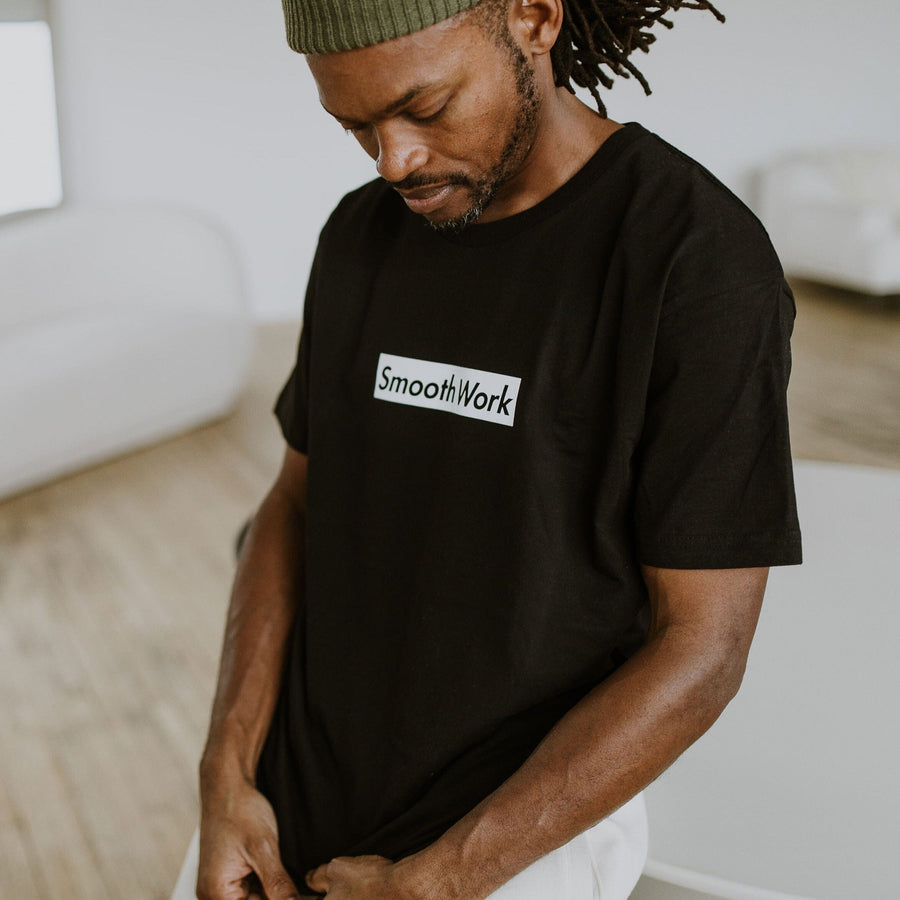 SMOOTH WORK BOX LOGO T-SHIRT - TONAL BLACK l2smooth 